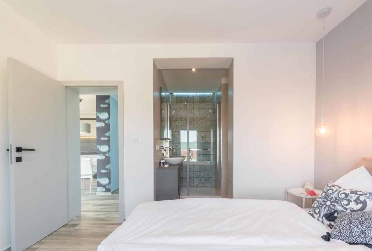 Sun & Sea Villa Kornic Exterior photo