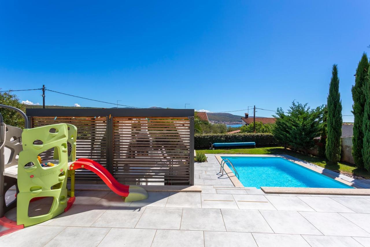 Sun & Sea Villa Kornic Exterior photo