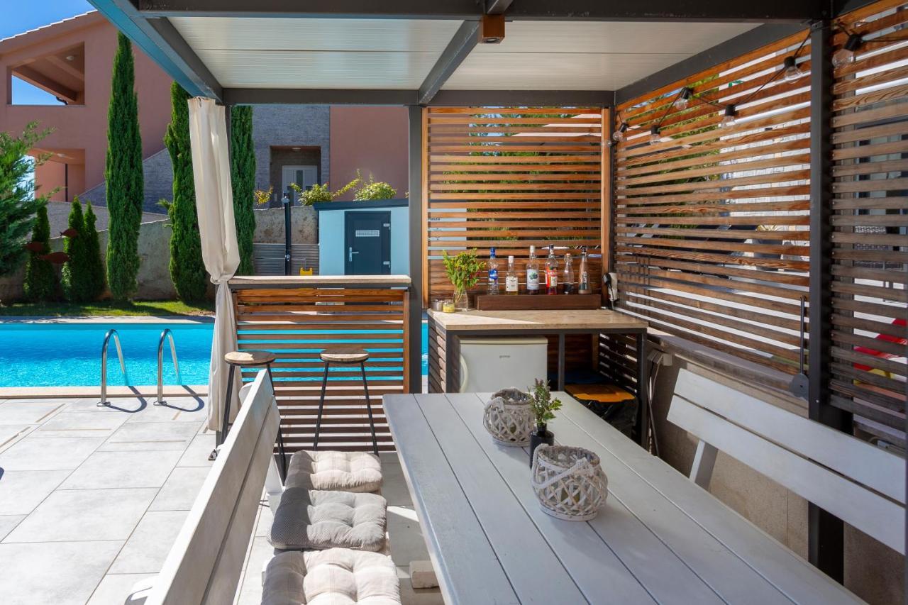 Sun & Sea Villa Kornic Exterior photo