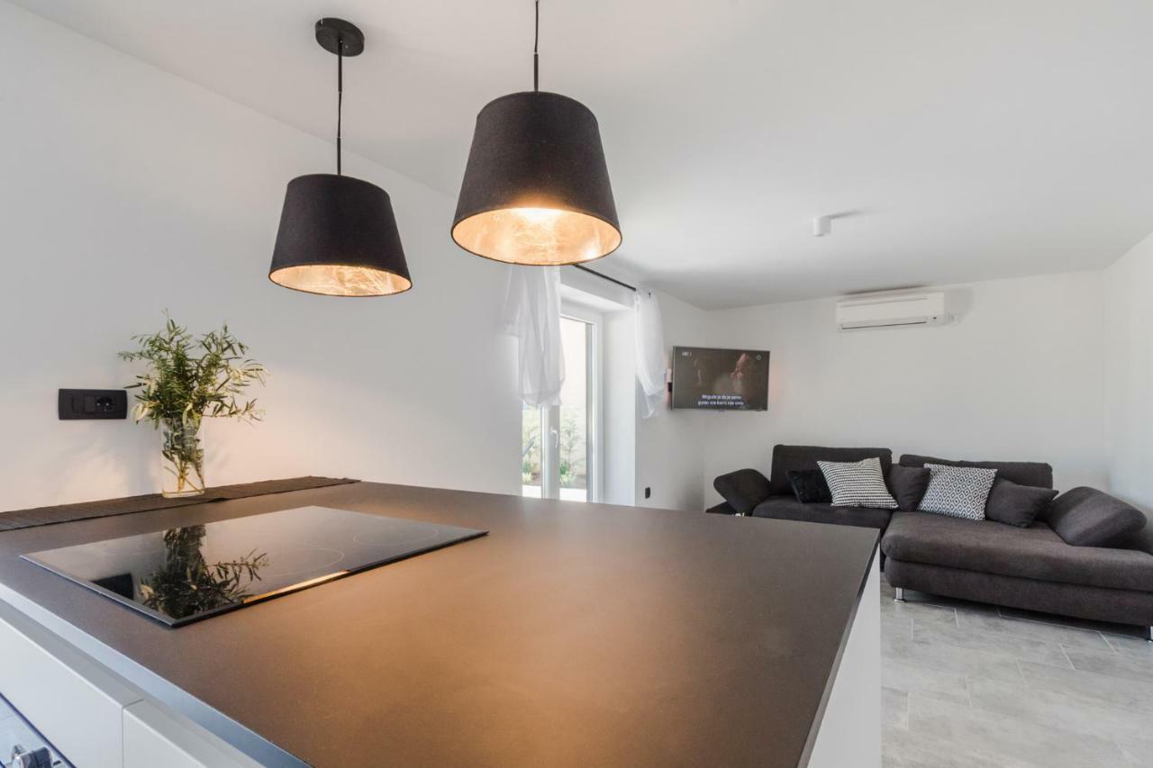 Sun & Sea Villa Kornic Exterior photo