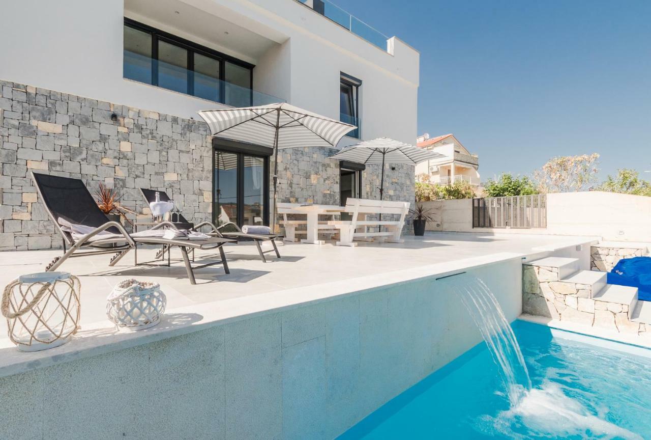Sun & Sea Villa Kornic Exterior photo